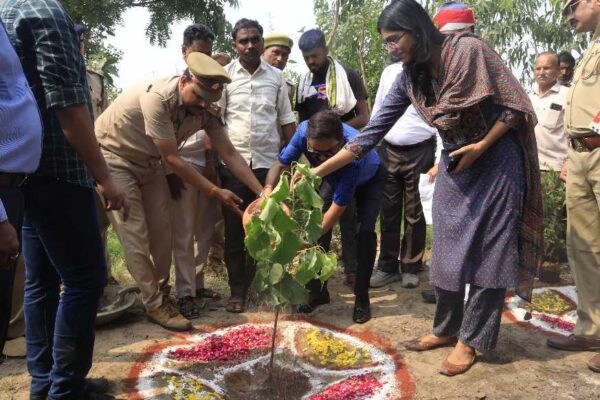 आंवला में स्थित महाभारत कालीन लीलौर झील का किया निरीक्षण
