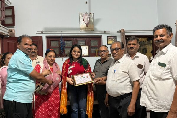 गौरवी बनी वार्ष्णेय समाज का गौरव, प्रथम प्रयास में नीट उत्तीर्ण की, वार्ष्णेय समाज ने किया सम्मानित