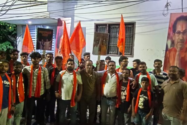 Shiv Sena: ठाकरे बंधुओं के फिर से मिलन पर शिव सैनिकों ने मनाया जश्न
