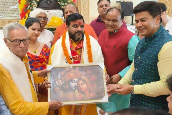 गुरुजनों और संतों का सम्मान किया बीजेपी ने