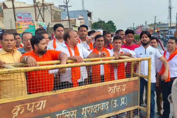 Sambhal के Harihar Mandir में जलाभिषेक के लिए Thakurdwara और Bilari से चले शिवसैनिक, गिरफ्तारी के बाद छोड़े गए