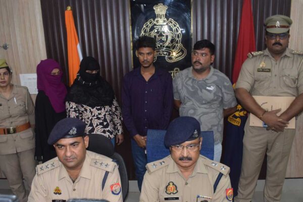 Honey Trap Gang का खुलासा, दो हसीनाओं समेत 4 शातिर गिरफ्तार