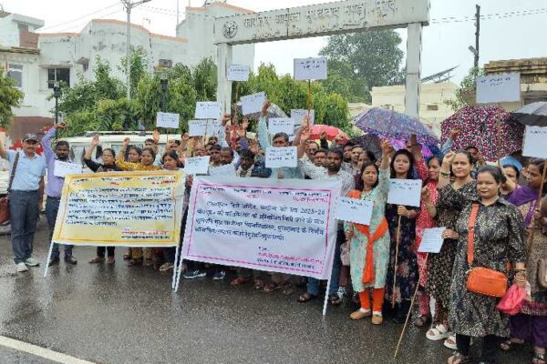 Guru Jambheshwar University के Vice Chancellor के खिलाफ पहला प्रदर्शन