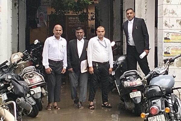 एसएसपी ऑफिस के सामने बगिया में भरा पानी, अधिवक्ताओं को परेशान