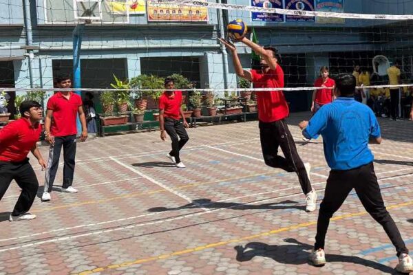 बॉलीवॉल के फाइनल मैच में नेहरू हाउस ने गाँधी हाउस को हराकर लगातार जीता टूर्नामेंट