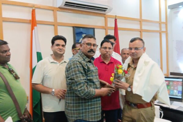 Aira International Reporters Association: बेटियों को देह व्यापार के दलदल से निकलने पर एसएसपी और एसपी सिटी का सम्मान