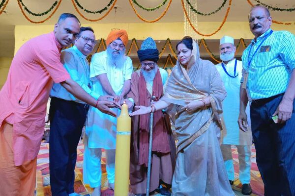 सपा सांसद के जन्मदिन पर ‘एक शाम रुचि वीरा के नाम’… की शमां रोशन की धर्म गुरुओं ने