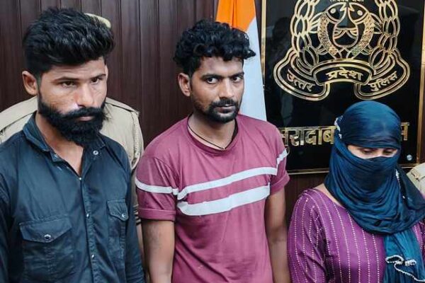 रामगंगा विहार में गोल्डन गेट स्कूल के पास कारोबारी का घर साफ करने में ‘चोर परिवार’ के तीन सदस्य गिरफ्तार