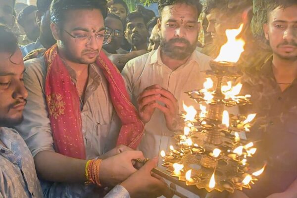 विश्व हिंदू परिषद- बजरंग दल ने की Kali Mata Mandir में महाआरती में प्रार्थना: अधर्मी रूपी दानवों का अंत कीजिए