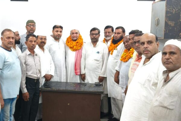 Samajwadi Party के नव नियुक्त जिला उपाध्यक्ष हाजी तालिब अंसारी का स्वागत