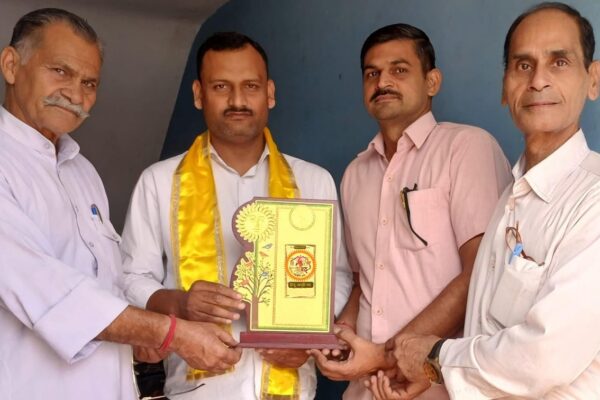 शहर मेरा दिखता तो आबाद है, मगर दिल की दुनिया बर्बाद है…