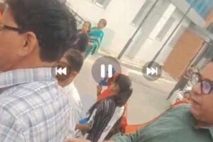 नगर निगम, मुरादाबाद के नाजिर के खिलाफ ज्ञापन देने आए अपना दल (के) के मंडलाध्यक्ष व अन्य की पिटाई, स्पार्कियो गाड़ी में तोड़फोड़, वीडियो वायरल